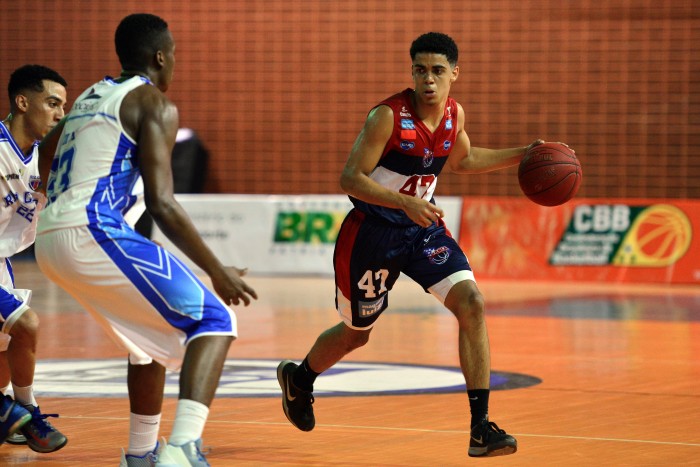 Alexey garantiu bons números na partida (Foto: João Pires/LNB)